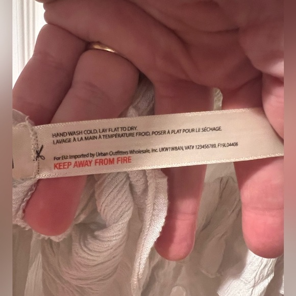 Free people white lace type cutout tank top with layered design sz XS. - Picture 5 of 6